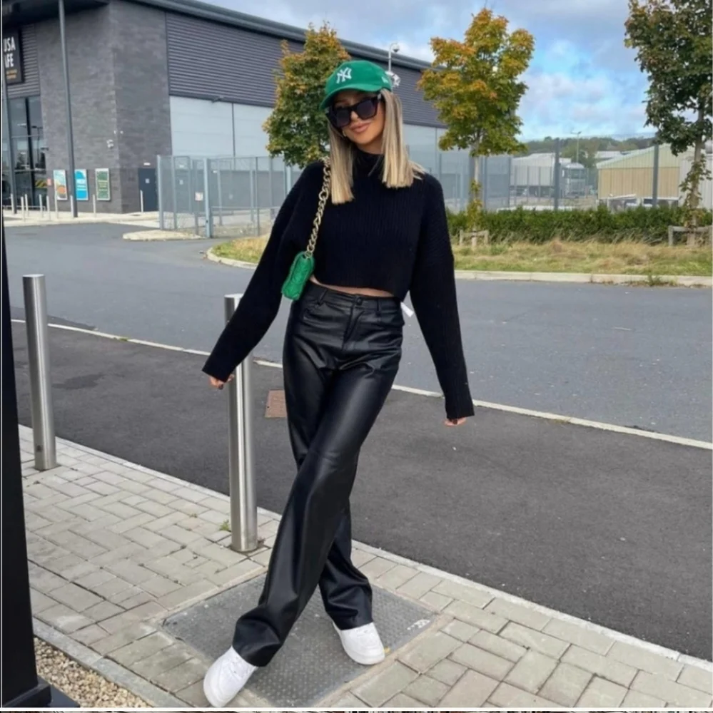ZARA FAUX LEATHER WIDE PANTS BLACK SIZE M